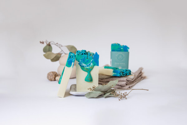 Naturseife "Meerjungfrau blau" Lemongrass & Salbei