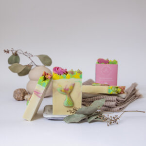 Naturseife "Meerjungfrau pink" Wildrosenöl & Limette