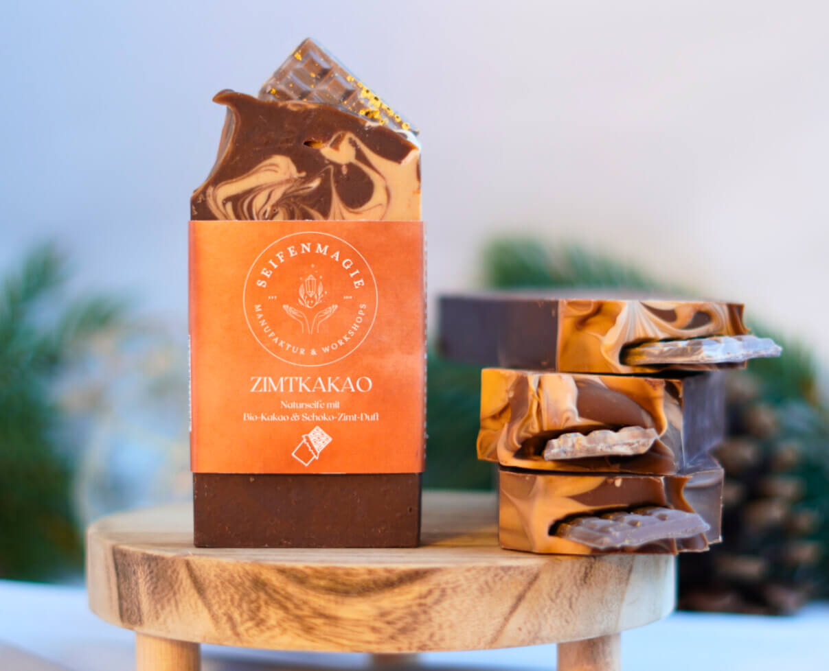 Naturseife "Teezauber" mit schwarzem Bio-Tee, Pfeffer & Vanille Naturseife "Zimtkakao" mit Bio-Kakao und Schoko Zimt Duft